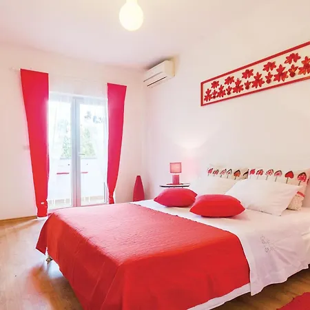 Beautiful Home In Liznjan *