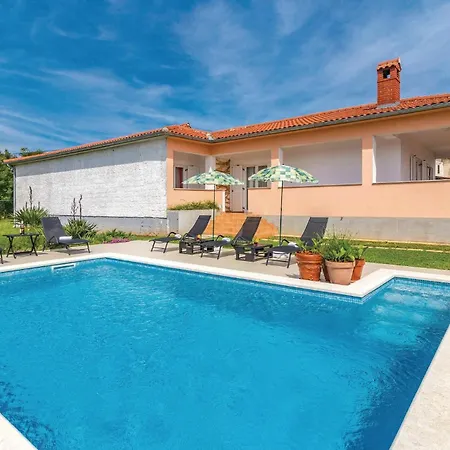 Awesome In Liznjan With Wifi Holiday home
