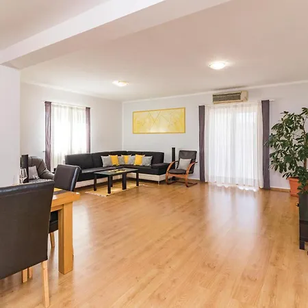 Valtura Xlvii Liznjan