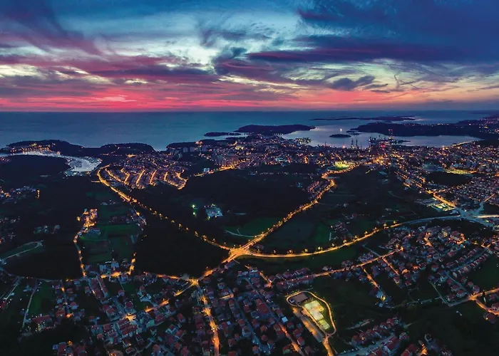 Valtura Xlvii Vikendica Liznjan