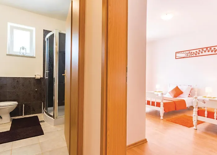 Valtura Xlvii Vikendica Liznjan