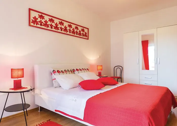 Valtura Xlvii Vikendica