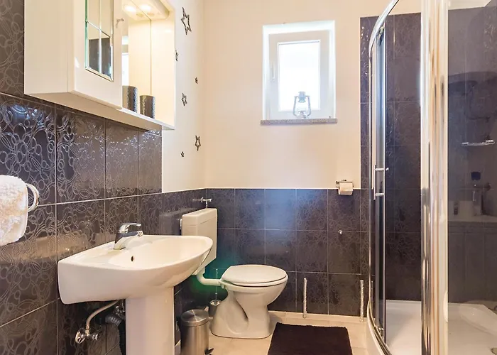 Valtura Xlvii Vikendica *