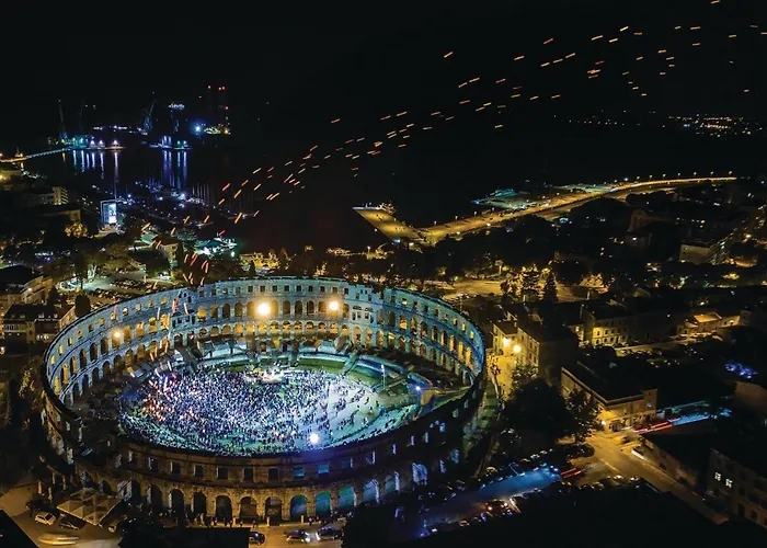 Valtura Xlvii Vikendica *