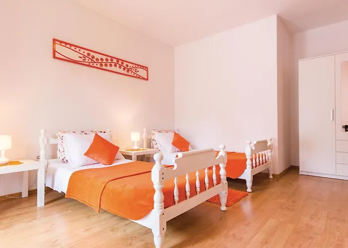 Valtura Xlvii Vikendica Liznjan