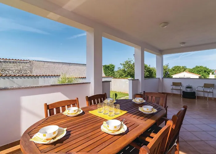 Valtura Xlvii Vikendica